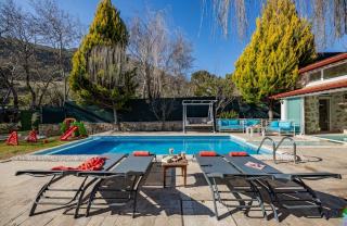 Méridienne chesterfield : capitonnage et cuir pour votre salon